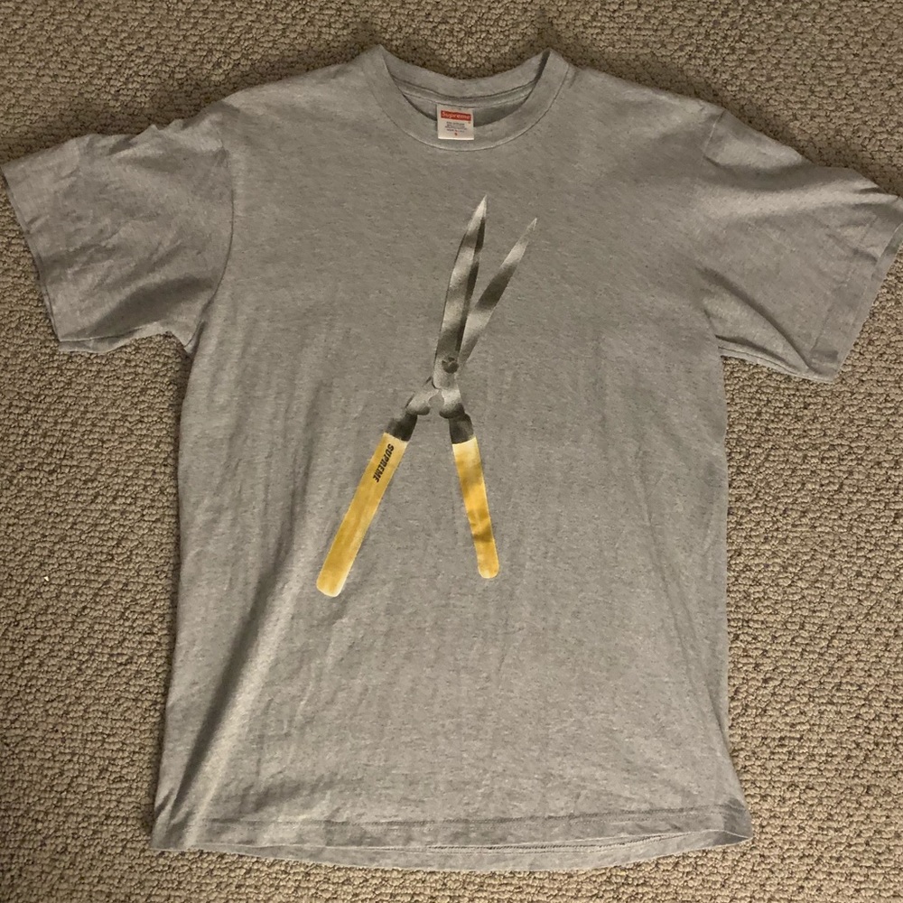 Supreme Tee